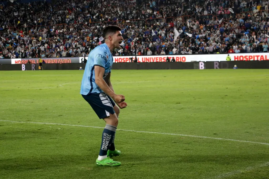 El goleador argentino Nicolás Ibáñez ficha con los Tigres UANL thumbnail