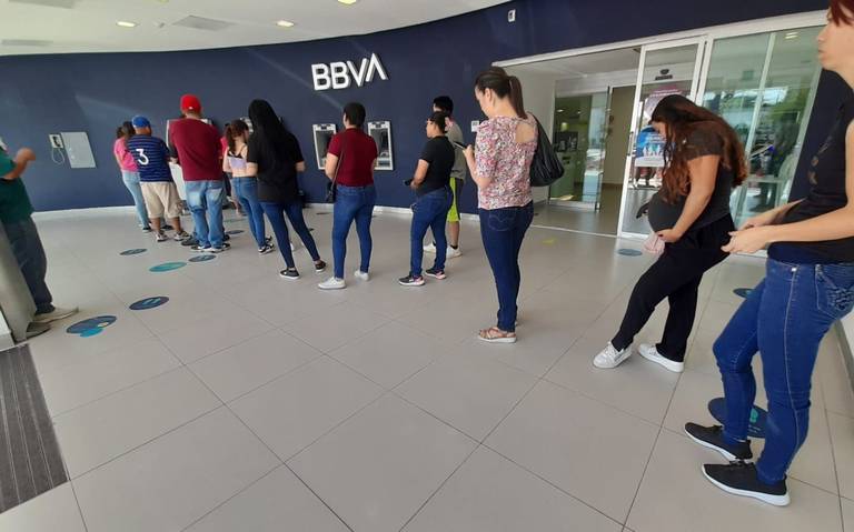 Juarenses saturan bancos para pagar inscripciones escolares thumbnail