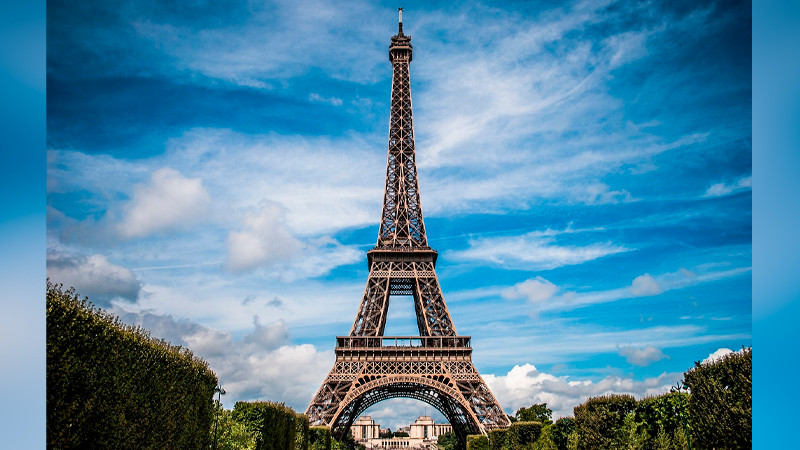 Por alerta de seguridad, evacúan Torre Eiffel thumbnail