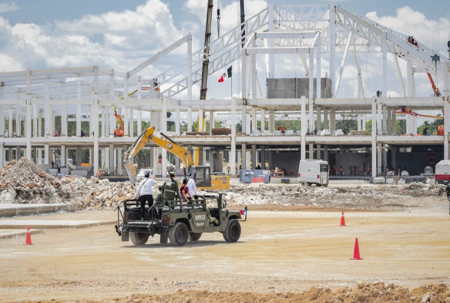 35.1 En diciembre será inaugurado aeropuerto de Tulum- AMLO; muestra proceso de la obra thumbnail