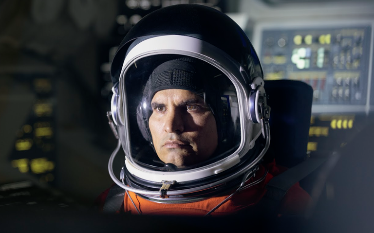 A millones de kilómetrosasí llegó el astronauta mexicano José Hernández a las estrellas thumbnail