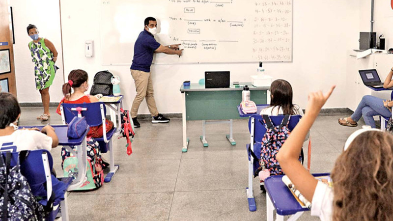 Ordena jueza suspensión de material escolar en Sao Paulo, Brasil por errores thumbnail