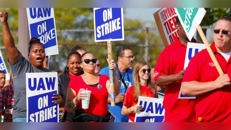 Trabajadores de GM, Ford y Stellantis se declaran en paro por convenio colectivo thumbnail