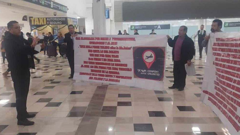 Taxistas del aeropuerto de Ciudad de México califican de “insoportables” las amenazas de la Marina thumbnail