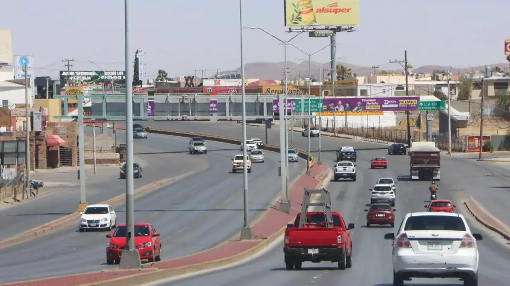 ¡Toma precauciones! Alerta Municipio por trabajos de pintura en guarniciones del Periférico de la Juventud thumbnail