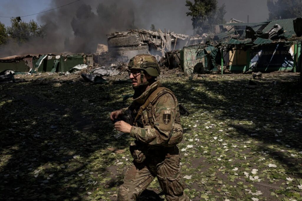 20int-ukraine-battlefield-01-lbpw-superjumbo-MCy0bhS3M thumbnail